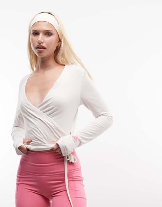 adidas adidas Performance top avvolgente da danza classica Three Stripes Studios bianco e rosa