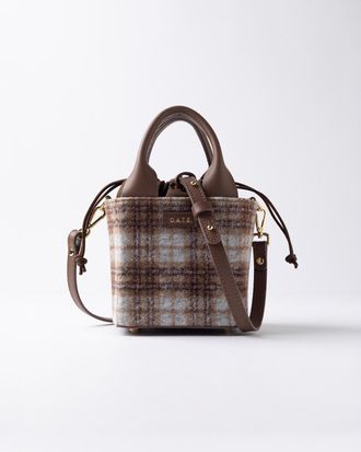 D.A.T.E. cubo bag check taupe