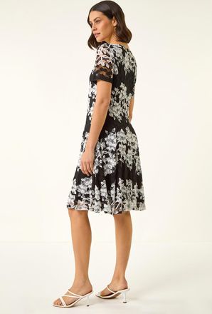 Roman Floral Lace Stretch Dress