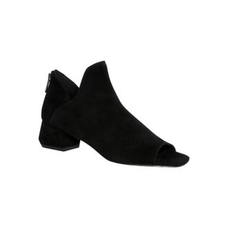 Pelle Moda Womens Vonn Ankle Boot In Black Kid Suede