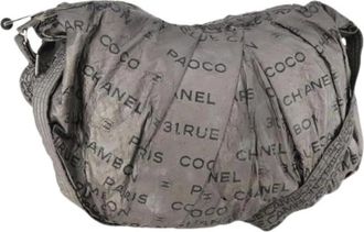 Chanel Pre-owned Shoulder Bags, female, Gray, Size: ONE SIZE Pre-owned Vintage Coated Canvas Shoulder Bag