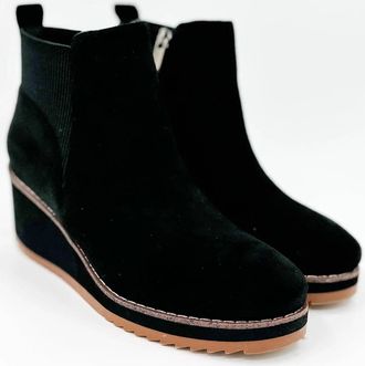 Corkys Footwear Womens Lets Get Lost Faux Suede Wedge Booties In Black