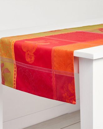 GARNIER-THIEBAUT Mille Tutti Frutti Sangria Tablerunner