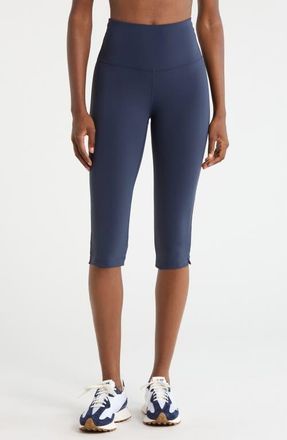 Lord & Taylor Sculpt Capri Leggings in Navy Blazer at Nordstrom, Size X-Small