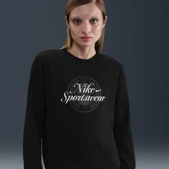 Nike Womens Nike Sportswear Club Fleece Graphic Crew-Neck Sweatshirt in Black | HV2342-010