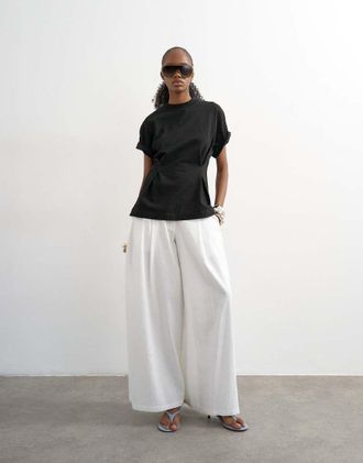 Topshop Pantaloni a fondo ampio svasati bianchi in lino-Bianco
