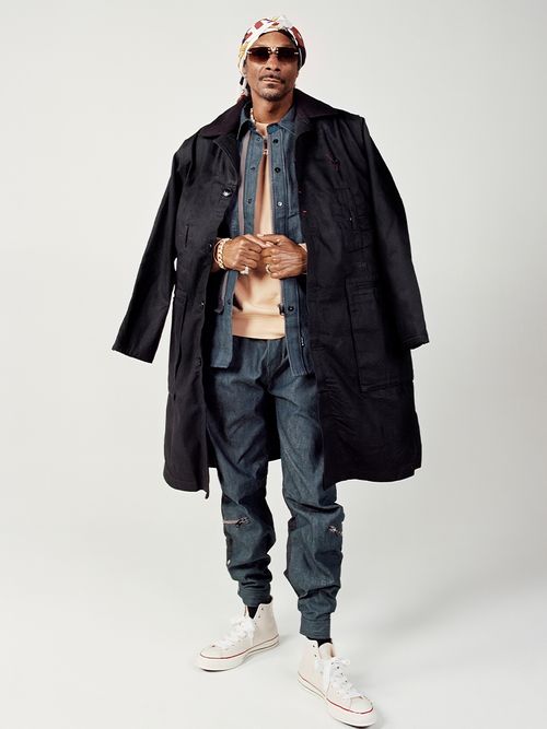 Snoop Dogg in einen Outfit von G-Star-RAW.