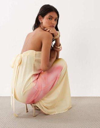 JW PEI Vestito lungo a fascia svasato in chiffon giallo e rosa con stampa floreale oversize