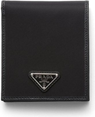 Prada logo-plaque bi-fold wallet - men - Leather/Recycled Nylon/Leather - One Size - Black