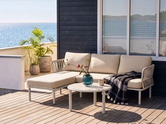 Beliani Conjunto De Exterior Derecho Sof&aacute; Esquinero Con Mesa 3 Plazas Estructura De Metal Tablero De Vidrio Templado Beige Orte