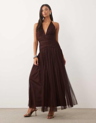 Lace & Beads vestito lungo in tulle con collo allamericana, vita bassa e schiena aperta color cioccolato-Marrone