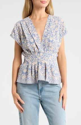 Max Studio V-Neck Short Sleeve Pleated Top in Sky Summer Silhouette at Nordstrom Rack, Size X-Small