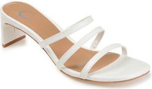 Journee Collection JOURNEE Hariett Pump in White at Nordstrom Rack, Size 10