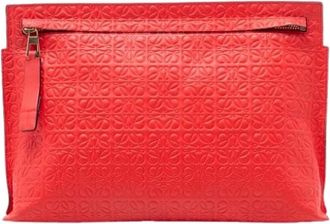 Loewe Pre-owned Clutches, female, Red, Size: ONE SIZE Pre-owned Embossed Leather Clutch