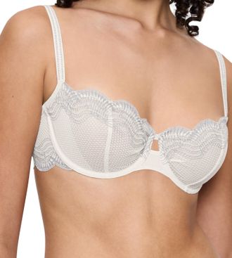 Triumph Balconette-BH TRIUMPH Comfort Glam, Damen, Gr. 70, Cup E, weiss (silk wei&szlig;), Spitze, Obermaterial: 81% Polyamid, 11% Polyester, 8% Elasthan, BHs Balco