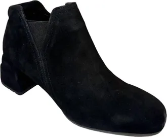 Softwaves Womens Kanika Bootie In Black Suede