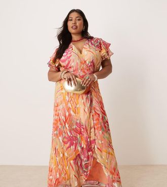 Hope & Ivy Vestito lungo avvolgente corallo con dettagli color oro e maniche con volant-Arancione