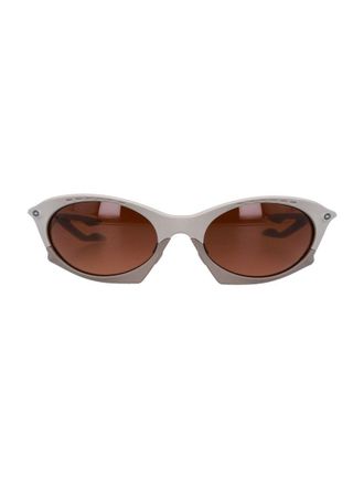 Oakley Plantaris.Odern Cat-Eye Sunglasses