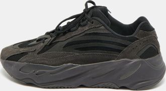 adidas Boost 700 V2 Size 44 Black Knit Fabric and Suede Vanta Low Top Sneakers