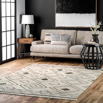 nuLOOM Kenley Spotted Diamonds Area Rug