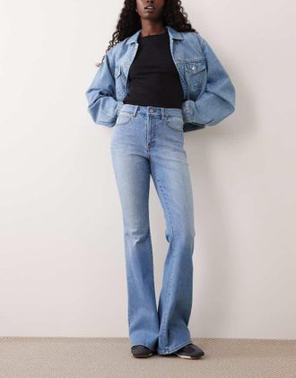 Good American jeans Good Legs a zampa in lavaggio blu medio chiaro