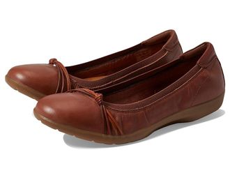 Clarks Meadow Rae Womens Flat Shoes Tan Leather : 7.5 B - Medium