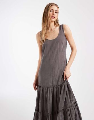 & Other Stories Vestito lungo a balze in nylon marrone