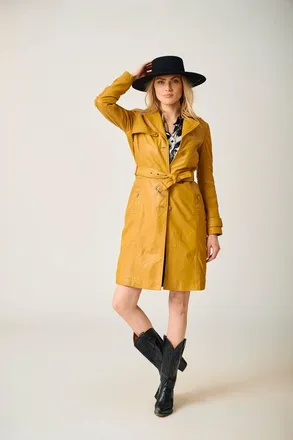 Mauritius Leah Leather Trench Coat In Dark Yellow