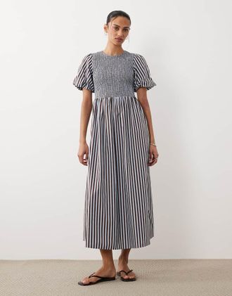 New Look Vestito midi arricciato blu a righe