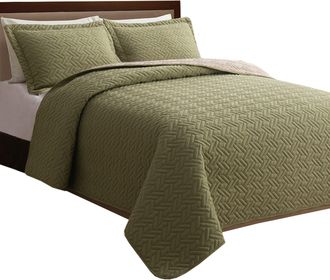 Elegant Comfort 3-Piece Majestic Quilted Reversible Bedspread Coverlet Set