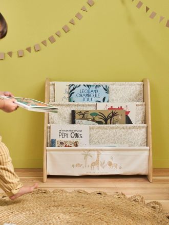Vertbaudet B&uuml;cherregal mit Stofftaschen, Kinderzimmer beige bedruckt