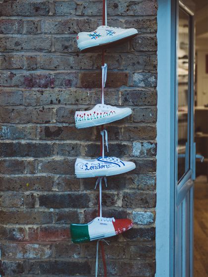 5 kreative Möglichkeiten deine weißen Sneaker aufzupeppen