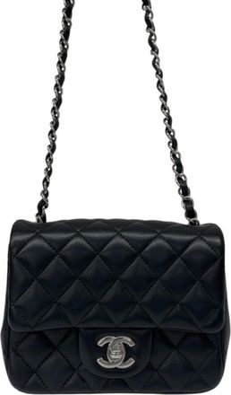 Chanel Leather Shoulder Bag (Pre-Owned)