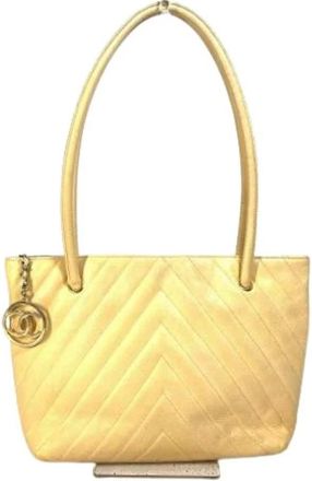 Chanel Pre-owned Tote Bags, female, Yellow, Size: ONE SIZE Pre-owned Leather Tote Bag