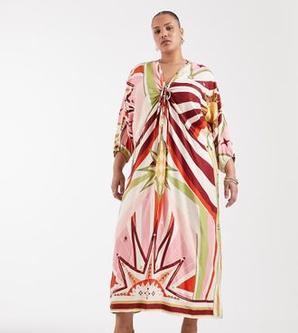 Never Fully Dressed Plus Cirque Toria - Vestito al polpaccio con maniche ad ali di pipistrello e stampa multicolore