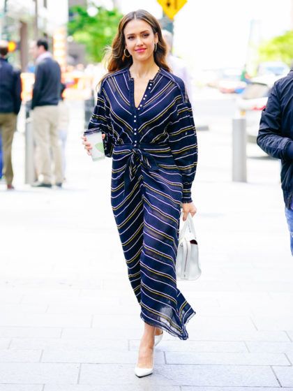 Abbiamo trovato l’abito che puoi indossare con qualsiasi cosa e clima – ecco le prove!