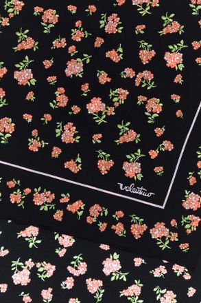 Valentino Garavani Womens Printed Silk Foulard Nerorosaverderosa Exterior: Sciarpe E Scarfs
