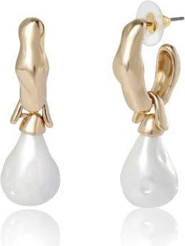 BCBGeneration Cute Posts Earrings in Gold at Nordstrom