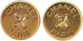 Chanel Orecchini a bottone tondi placcati oro con chiusura a clip 1994
