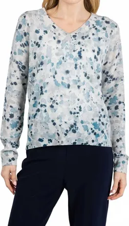 Kinross Cashmere Droplet Print Vee Sweater In Skyway Multi