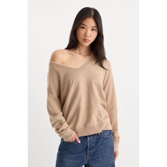 Good American Womens The Cozy V Neck Sweater | Dune Mist, Size Medium | Good American by Khlo&Egrave; Kardashian