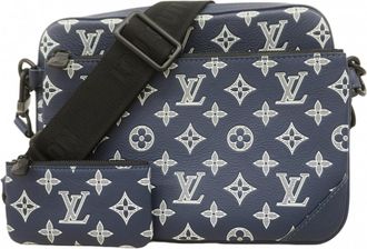 Louis Vuitton Blue Shoulder Bag (Pre-Owned)