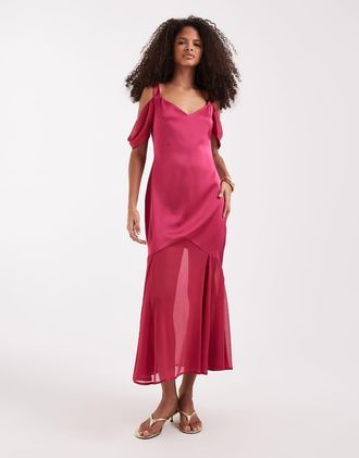 Pretty Lavish Vestito lungo trasparente bordeaux con spalle scoperte e fondo sceso-Rosso
