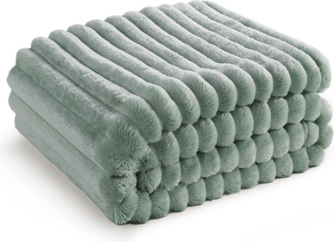 Bedsure Kuscheldecke für Zimmer Deko - Wolldecke & Fleecedecke, Sofadecke, Weiche Warme Grobe Korddecke Gemütlicher Überwurf für Couch, Wohn- & Kuscheldecken, ab 27,99 €