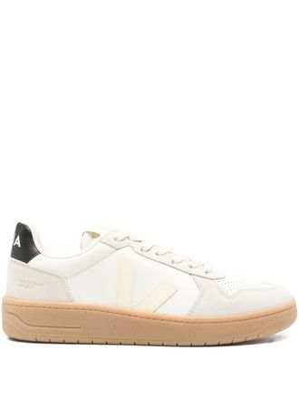 Veja V-82 perforated trainers - men - Calf Leather/Calf Suede/Rubber/Fabric - 44 - White