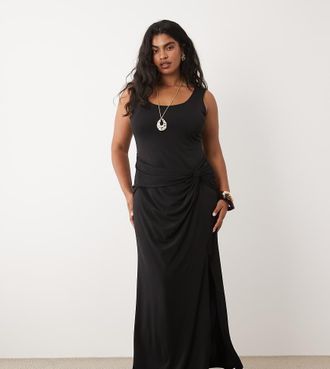Tfnc Plus Vestito lungo sinuoso nero con spacco e scollo rotondo
