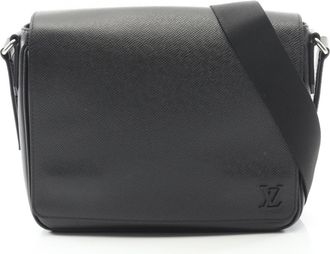 Louis Vuitton Black Noir Taiga Leather Shoulder Bag (Pre-Owned)