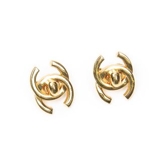 Chanel CC Turn Lock Clip On Earrings Oorbellen