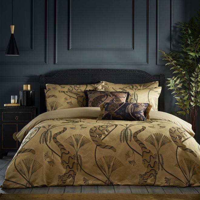 Moondusk Exotic Animal Jacquard Duvet Cover Set - Gold - Size Super King