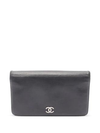 Chanel 2010-2011 Interlocking CC bi-fold leather wallet - women - Calf Leather - One Size - Black